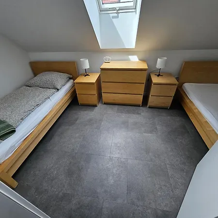 Novy Podkrovny V Rodinnom Dome Pre 6 Osob Nové Mesto nad Váhom