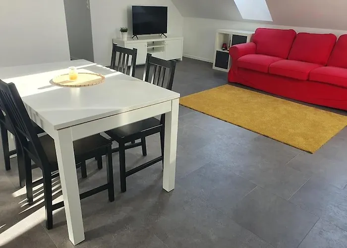 Novy Podkrovny V Rodinnom Dome Pre 6 Osob Nové Mesto nad Váhom